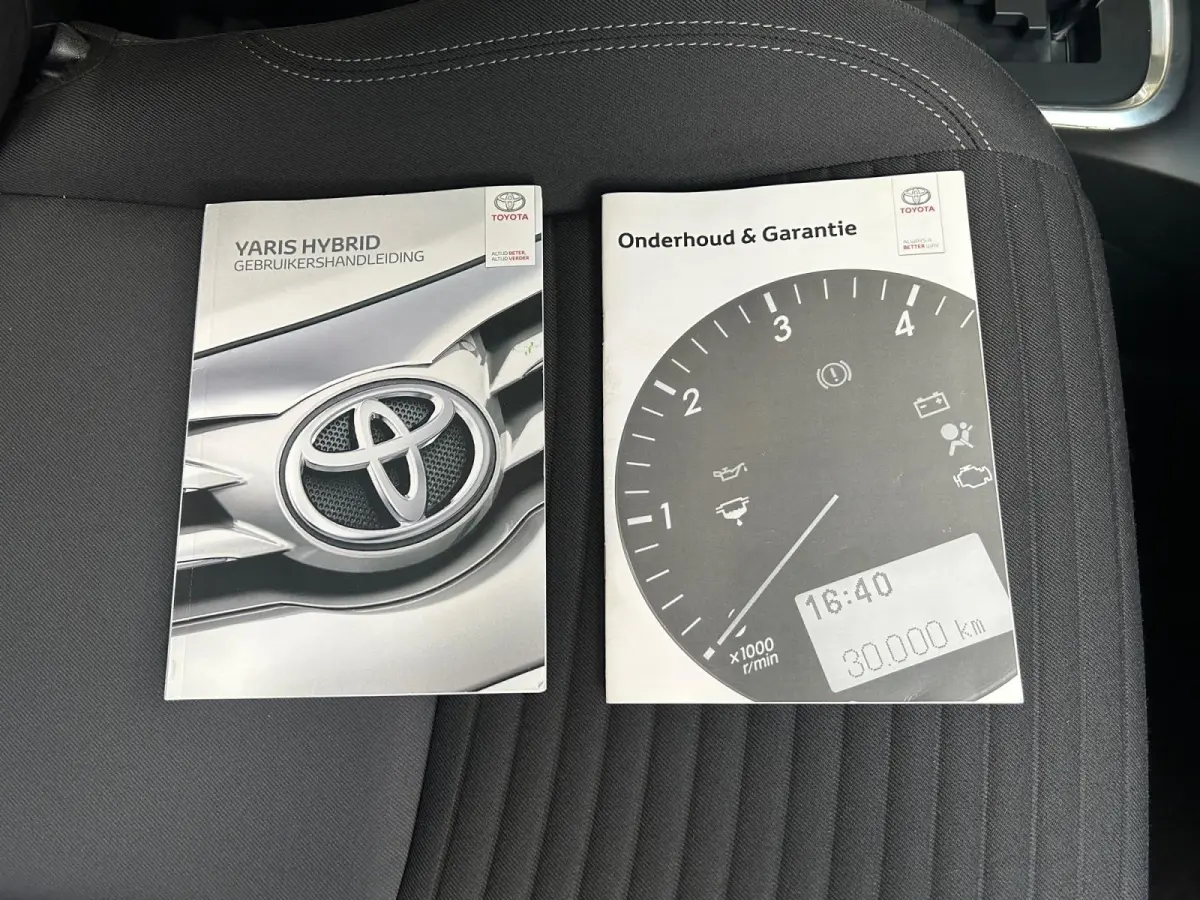 1.5 Hybrid Dynamic | Apple Carplay / Android Auto | Parkeersensoren Voor | Parkeercamera Achter | Lichtsensor + Regensensor | Cruise Control | Rijstrooksensor | 15"Lichtmetalen Velgen