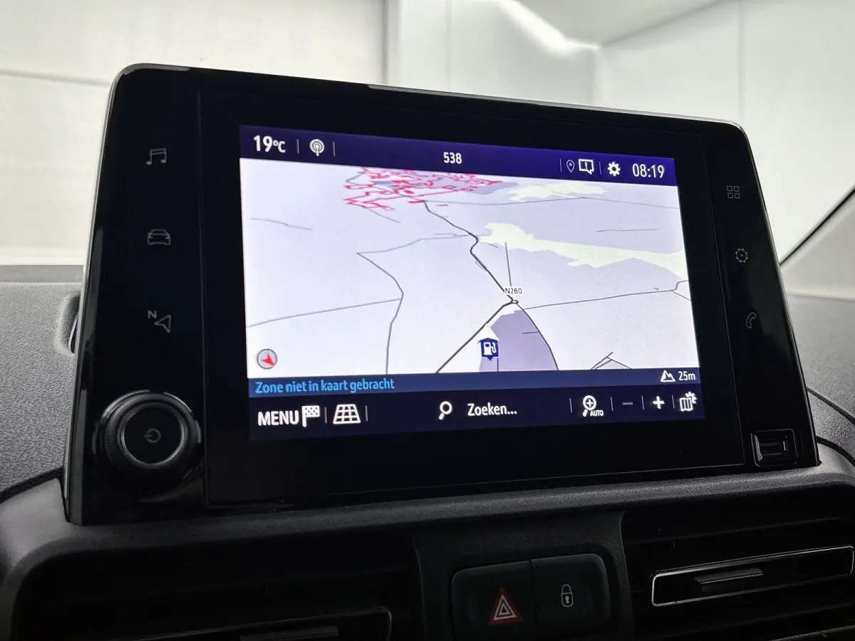 1.5D L2H1 Standaard licht metalen velgen | apple carplay(navigatie) |alles in kleur | camera | trekhaak.