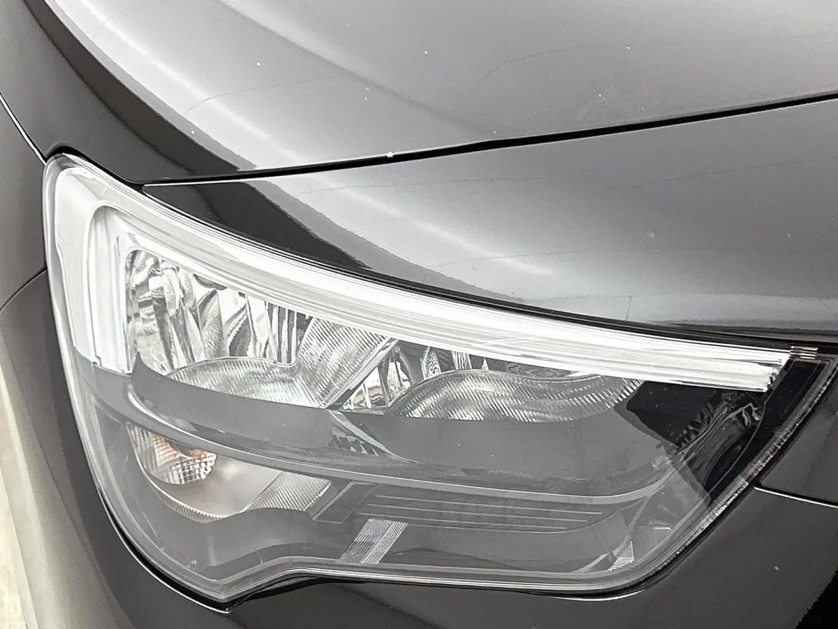 1.5D L2H1 Standaard licht metalen velgen | apple carplay(navigatie) |alles in kleur | camera | trekhaak.
