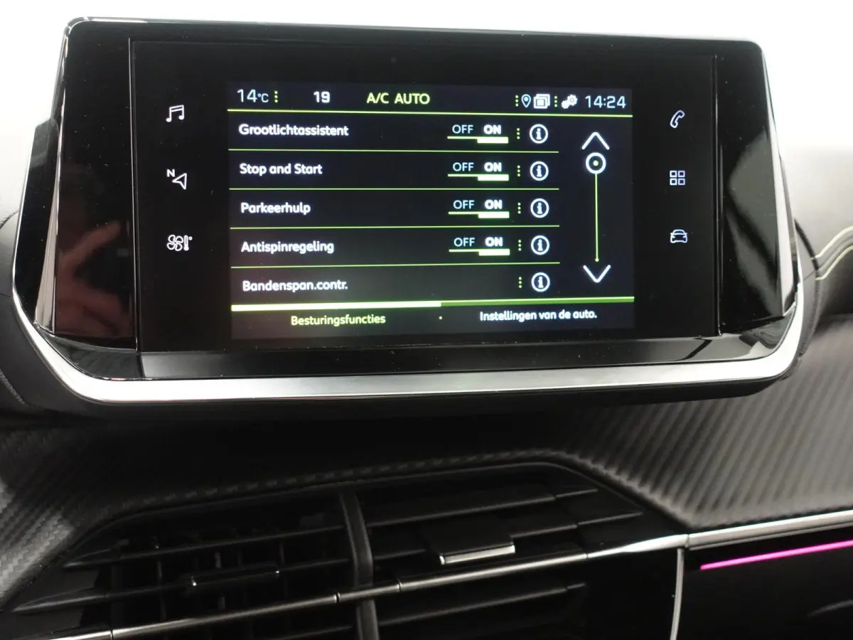 1.2 PureTech 100pk Automaat GT-Line Peugeot 208 1.2 PureTech 100pk Aut. GT-Line Navigatie Apple Carplay/Android Auto Camera Parkeersensoren Adaptive Cruise Control Blind Spot Assist Virtual 