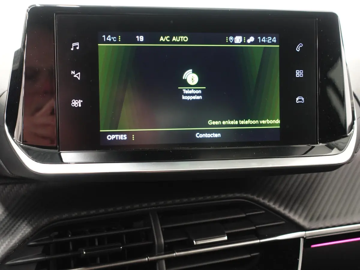 1.2 PureTech 100pk Automaat GT-Line Peugeot 208 1.2 PureTech 100pk Aut. GT-Line Navigatie Apple Carplay/Android Auto Camera Parkeersensoren Adaptive Cruise Control Blind Spot Assist Virtual 