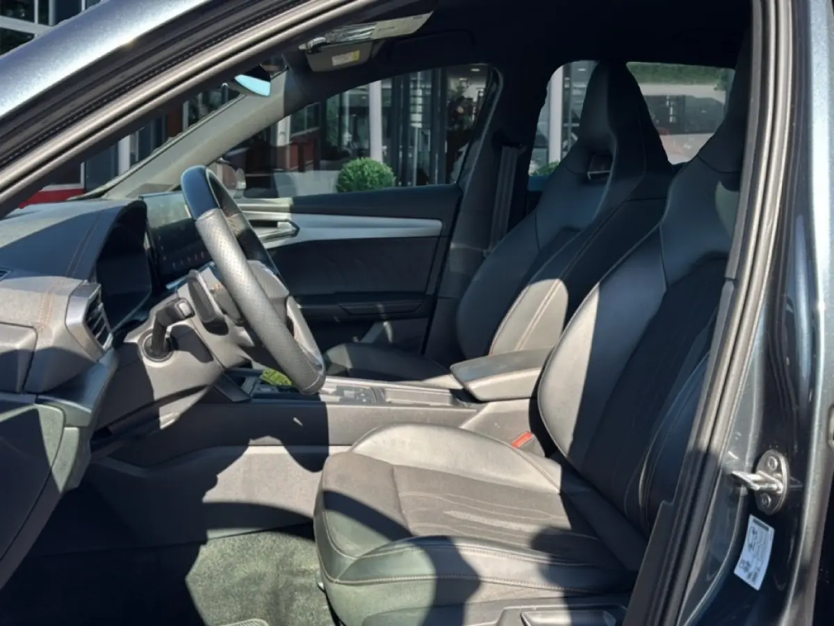 1.4 TSI VZ E-HYBRID SPORT-STUUR/NAVI/CAMERA/ACC/FULL-LINK