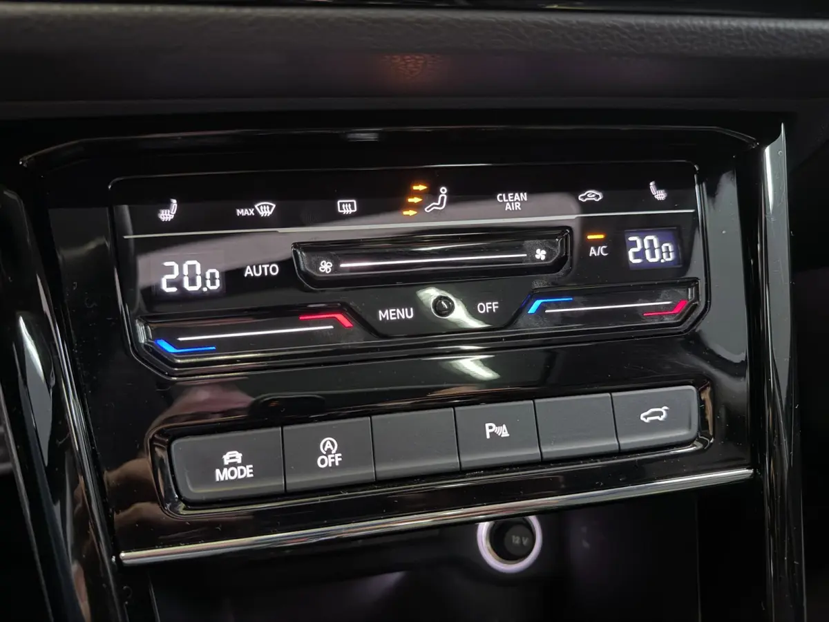 1.4 TSI Highline Business R-LINE 7p PANO/MASSAGE-STOELEN/LED/CARPLAY/NAVI///