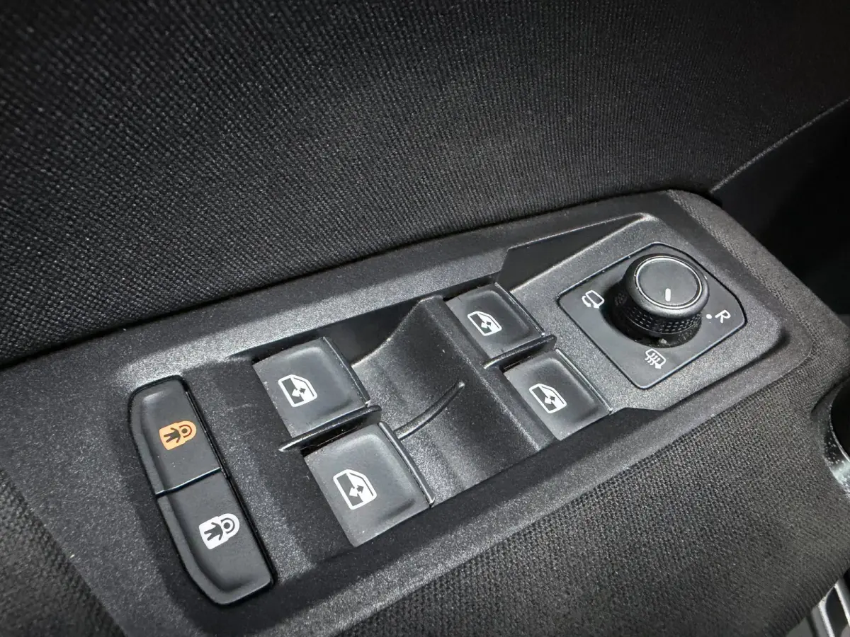 1.4 TSI Highline Business R-LINE 7p PANO/MASSAGE-STOELEN/LED/CARPLAY/NAVI///