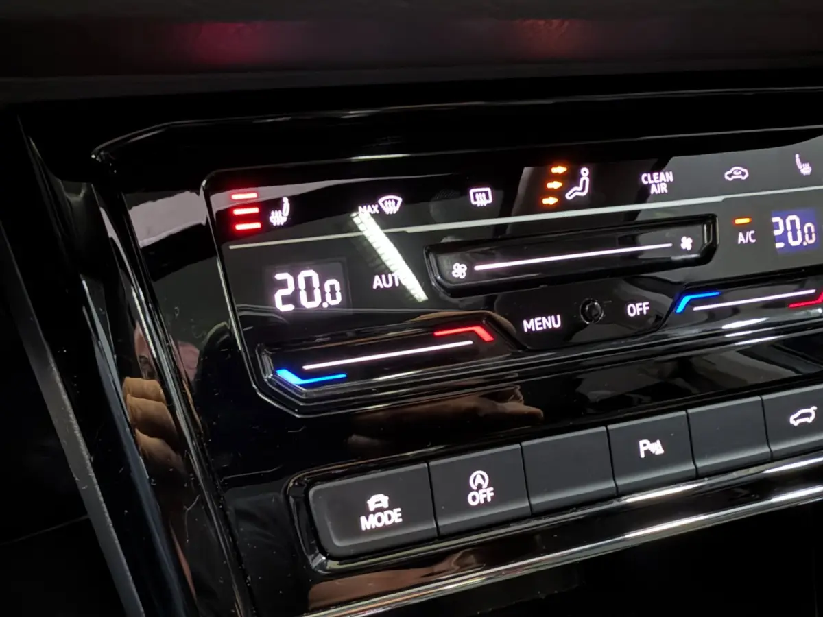 1.4 TSI Highline Business R-LINE 7p PANO/MASSAGE-STOELEN/LED/CARPLAY/NAVI///