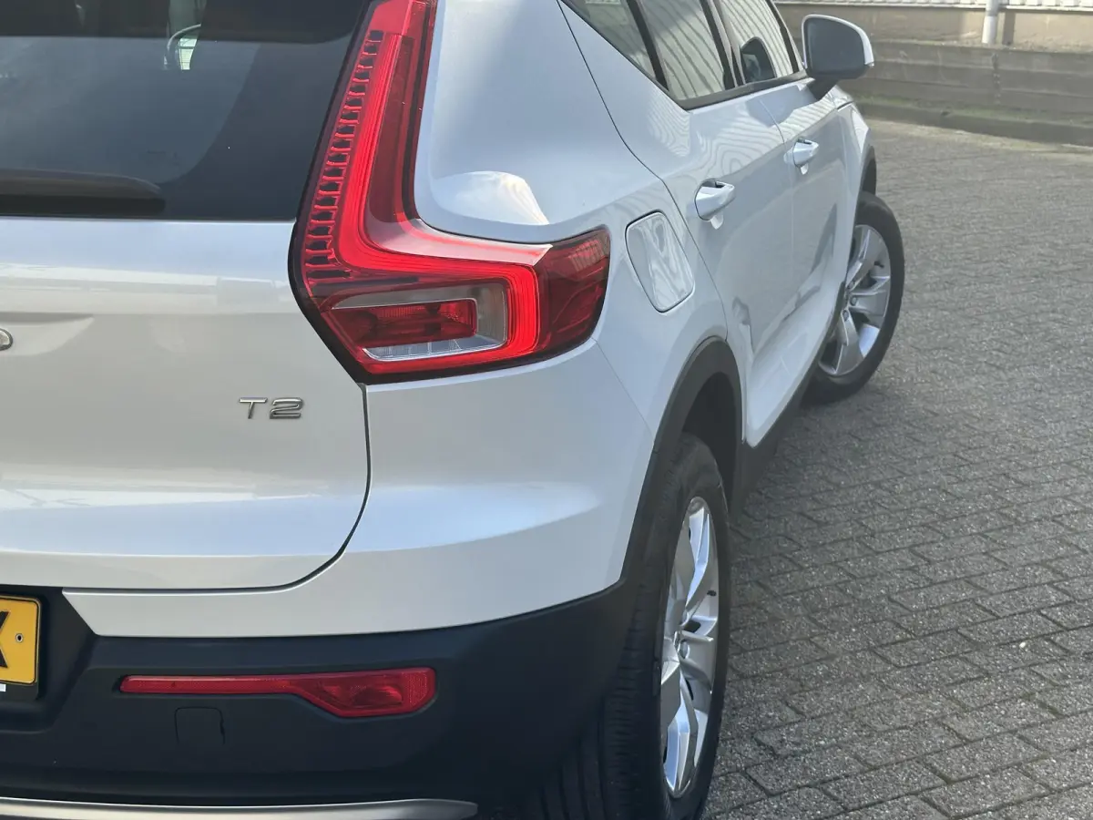 1.5 T2 Momentum Business | Camera/Carplay/Lederen bekleding/Adapt.Cruise/18"