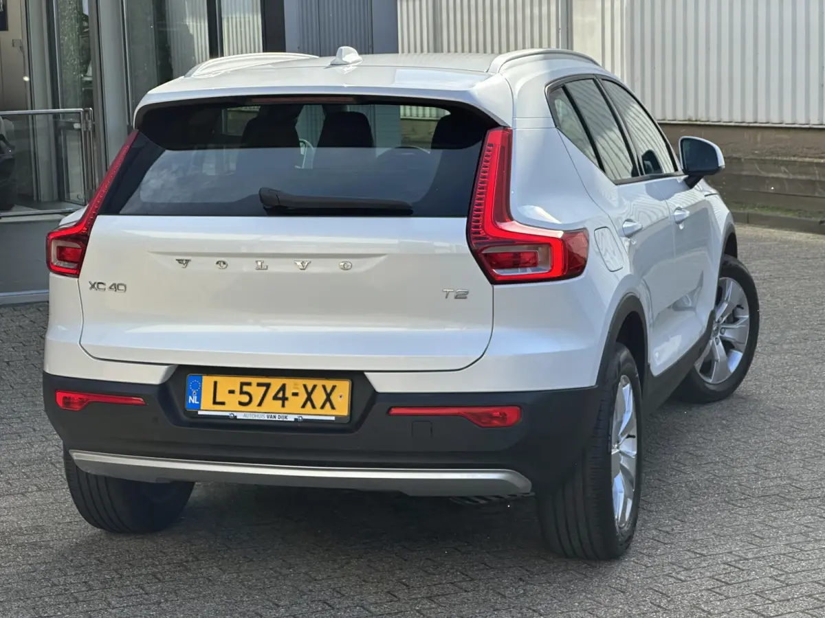 1.5 T2 Momentum Business | Camera/Carplay/Lederen bekleding/Adapt.Cruise/18"