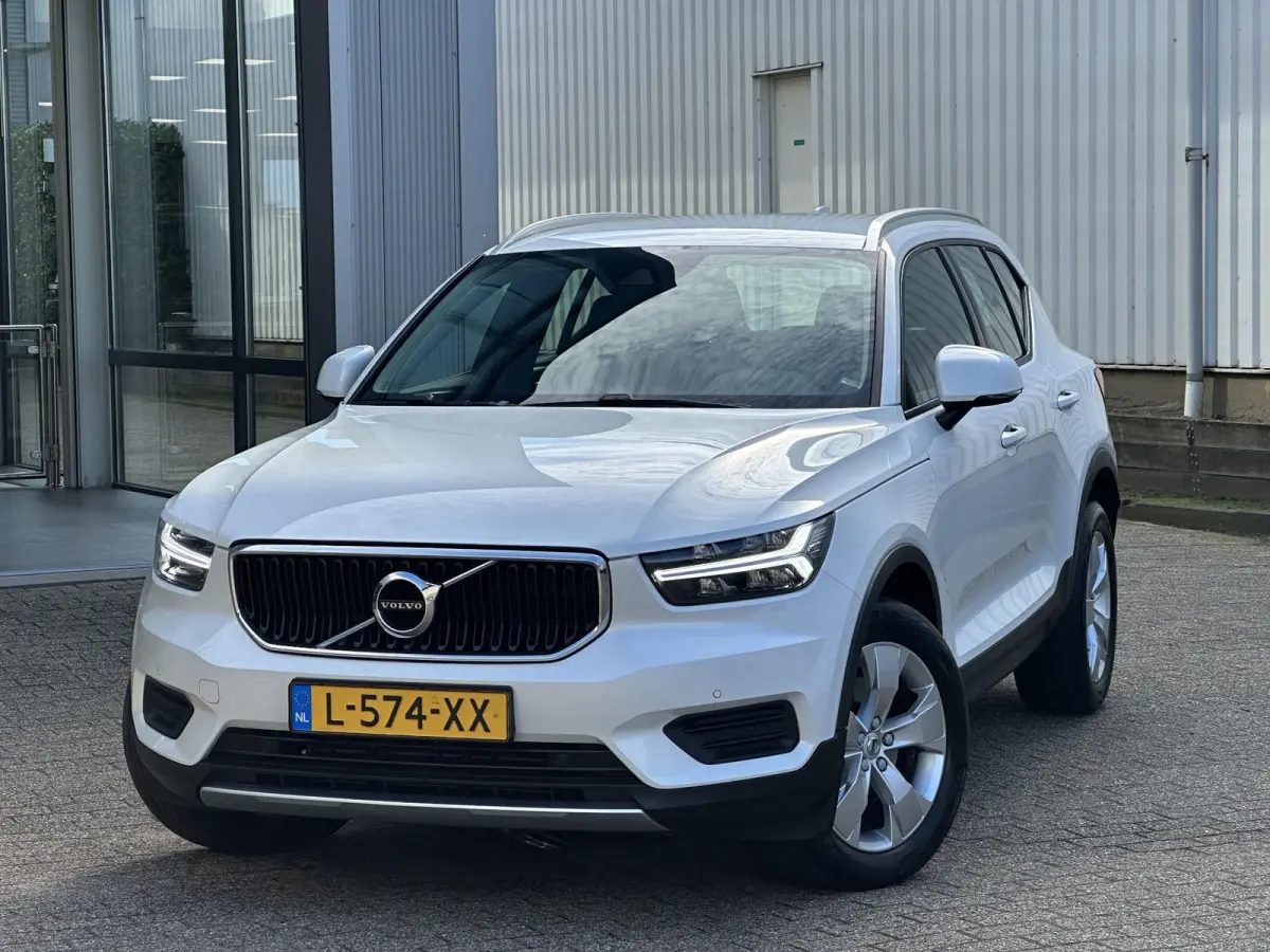1.5 T2 Momentum Business | Camera/Carplay/Lederen bekleding/Adapt.Cruise/18"