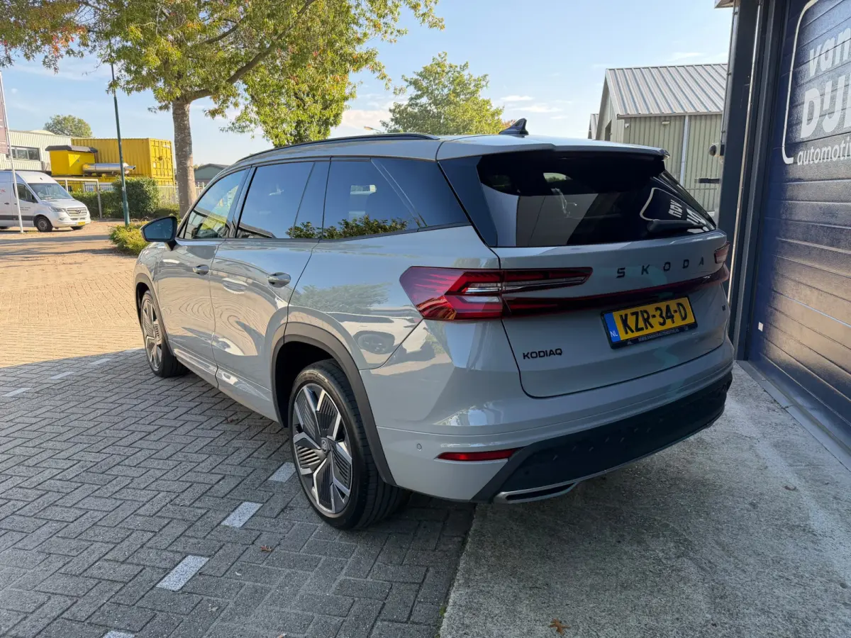 1.5 TSI PHEV Sportline Panoramadak 20 inch velgen Head Up display Adaptive cruise Navigatie Sportstoelen 360 camera Full LED