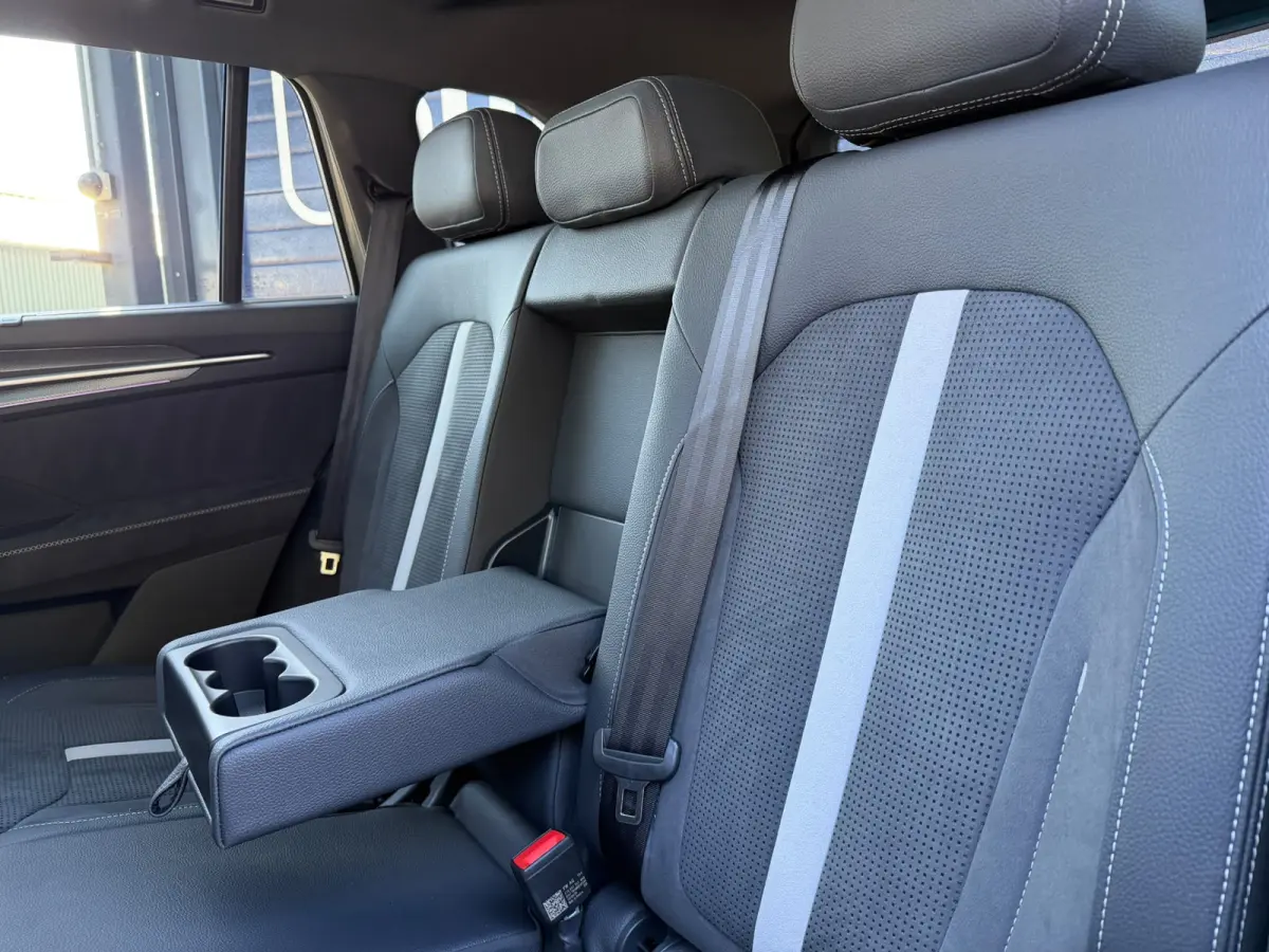 1.5 TSI PHEV Sportline Panoramadak 20 inch velgen Head Up display Adaptive cruise Navigatie Sportstoelen 360 camera Full LED