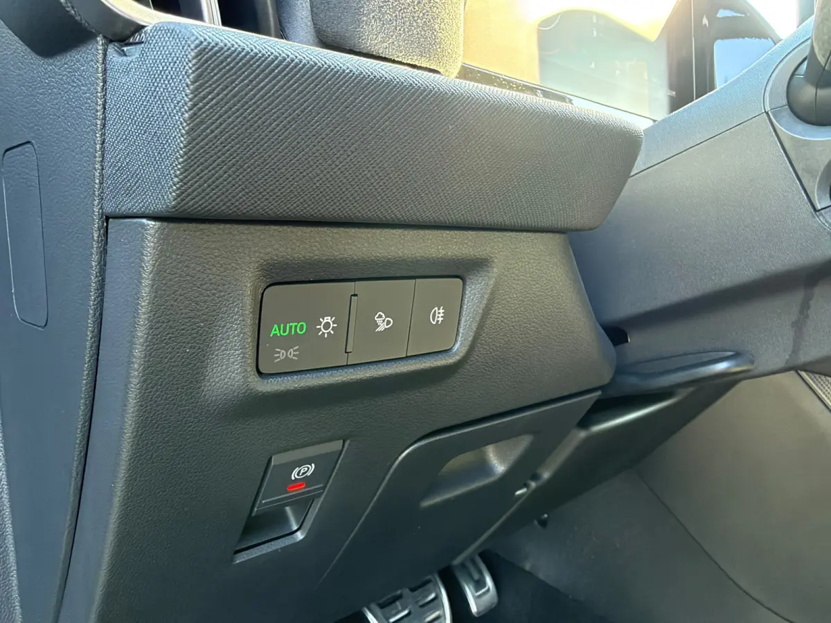 1.5 TSI PHEV Sportline Panoramadak 20 inch velgen Head Up display Adaptive cruise Navigatie Sportstoelen 360 camera Full LED