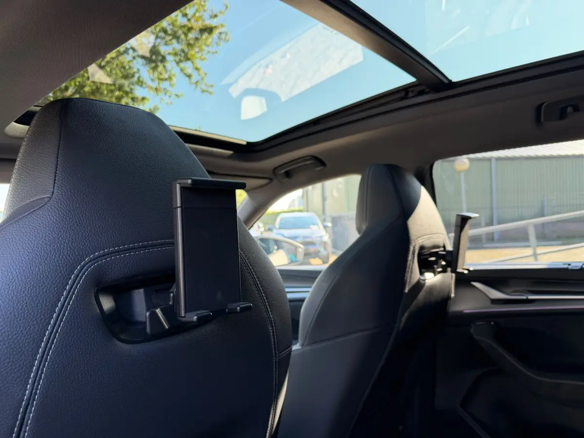 1.5 TSI PHEV Sportline Panoramadak 20 inch velgen Head Up display Adaptive cruise Navigatie Sportstoelen 360 camera Full LED
