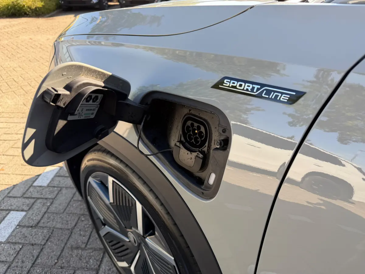 1.5 TSI PHEV Sportline Panoramadak 20 inch velgen Head Up display Adaptive cruise Navigatie Sportstoelen 360 camera Full LED