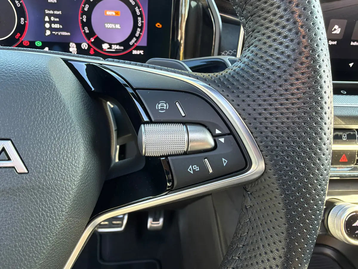 1.5 TSI PHEV Sportline Panoramadak 20 inch velgen Head Up display Adaptive cruise Navigatie Sportstoelen 360 camera Full LED