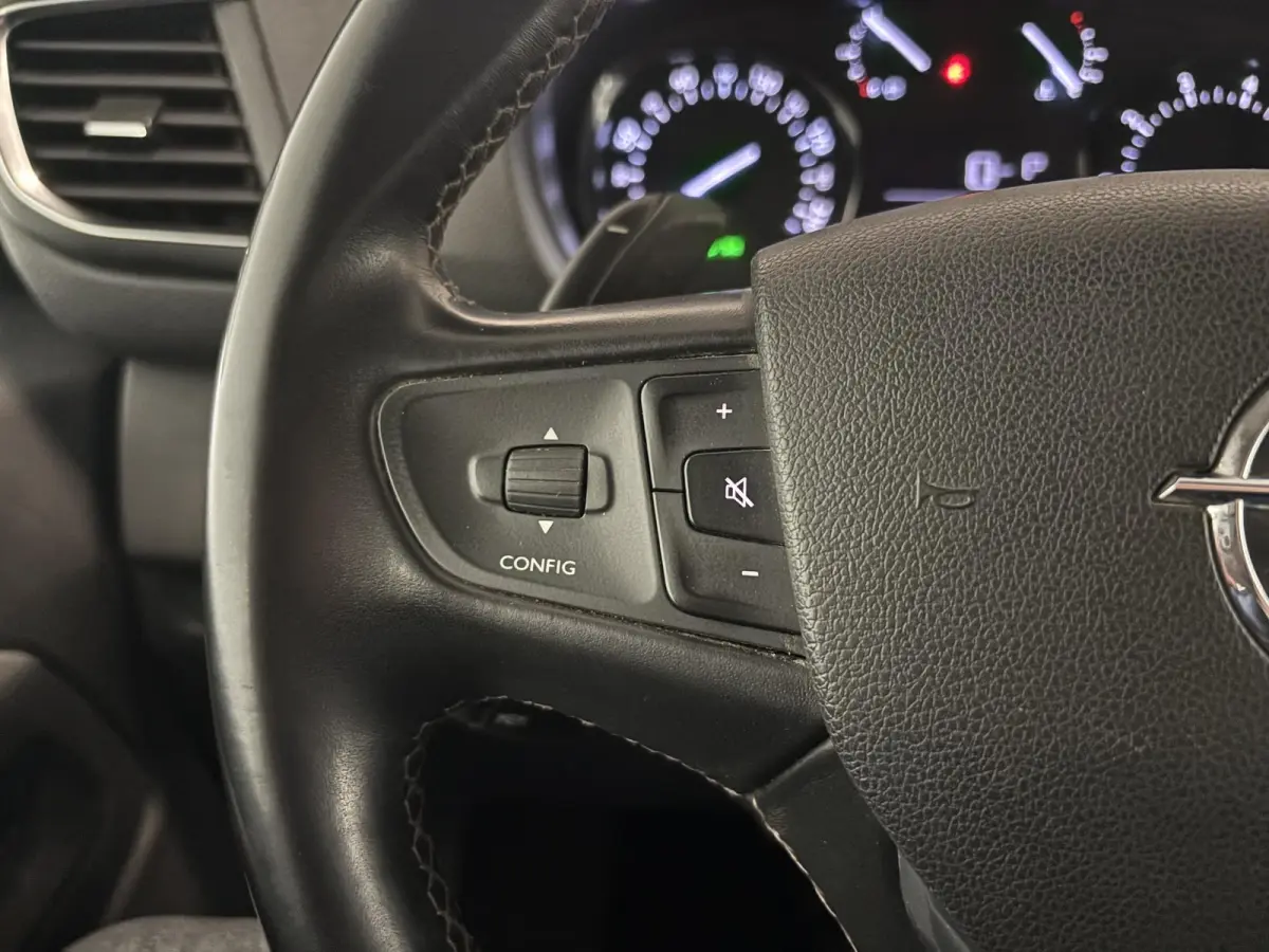 2.0 CDTI Automaat 145 pk L3H1 Dubbele Cabine Automaat Airco Navi Cruise Control Parkeersensoren Camera Trekhaak