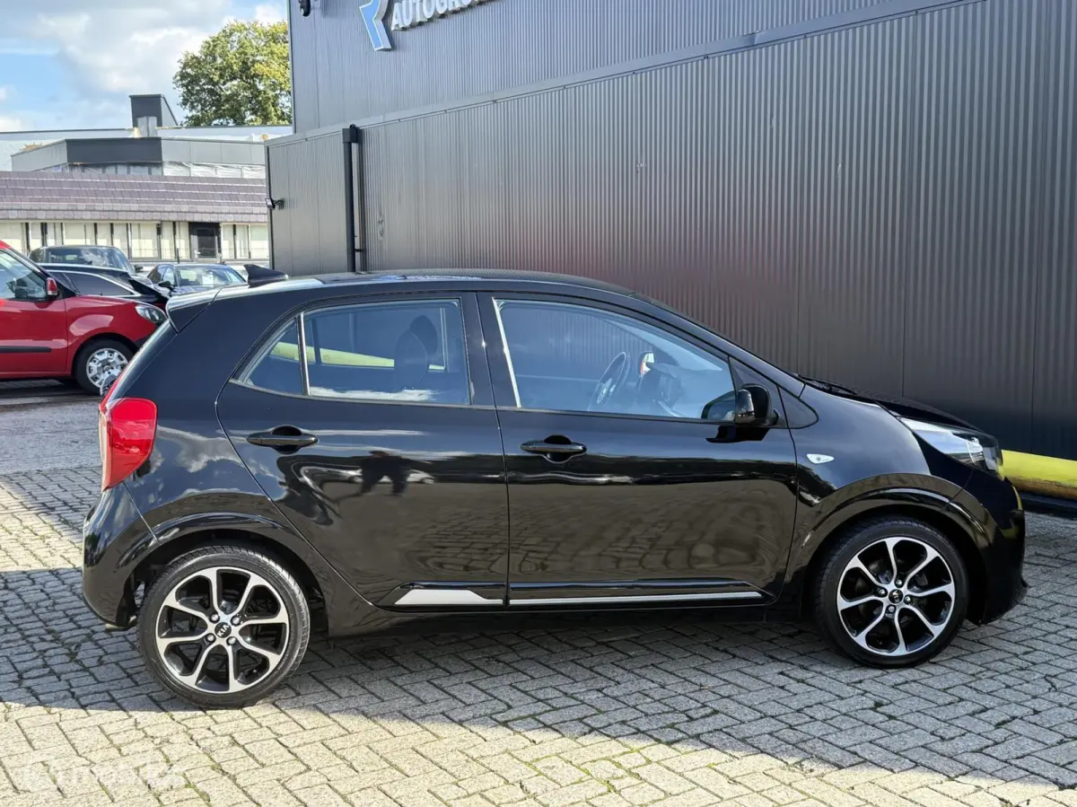 1.0 MPi DynamicLine CARPLAY | TOPSTAAT