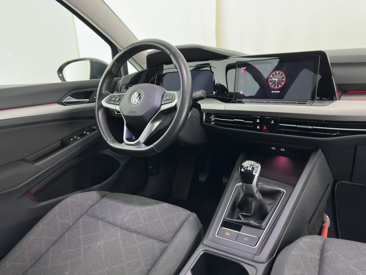 1.0 TSI Life *FULL-LED | ADAPTIVE-CRUISE | DIGI-COCKPIT | NAVI-FULLMAP | AMBIENTLIGHT | COMFORTSEATS | CAMERA | KEYLESS | DAB+ | PRIVACY-GLASS | ECC | PDC | 17''ALU*