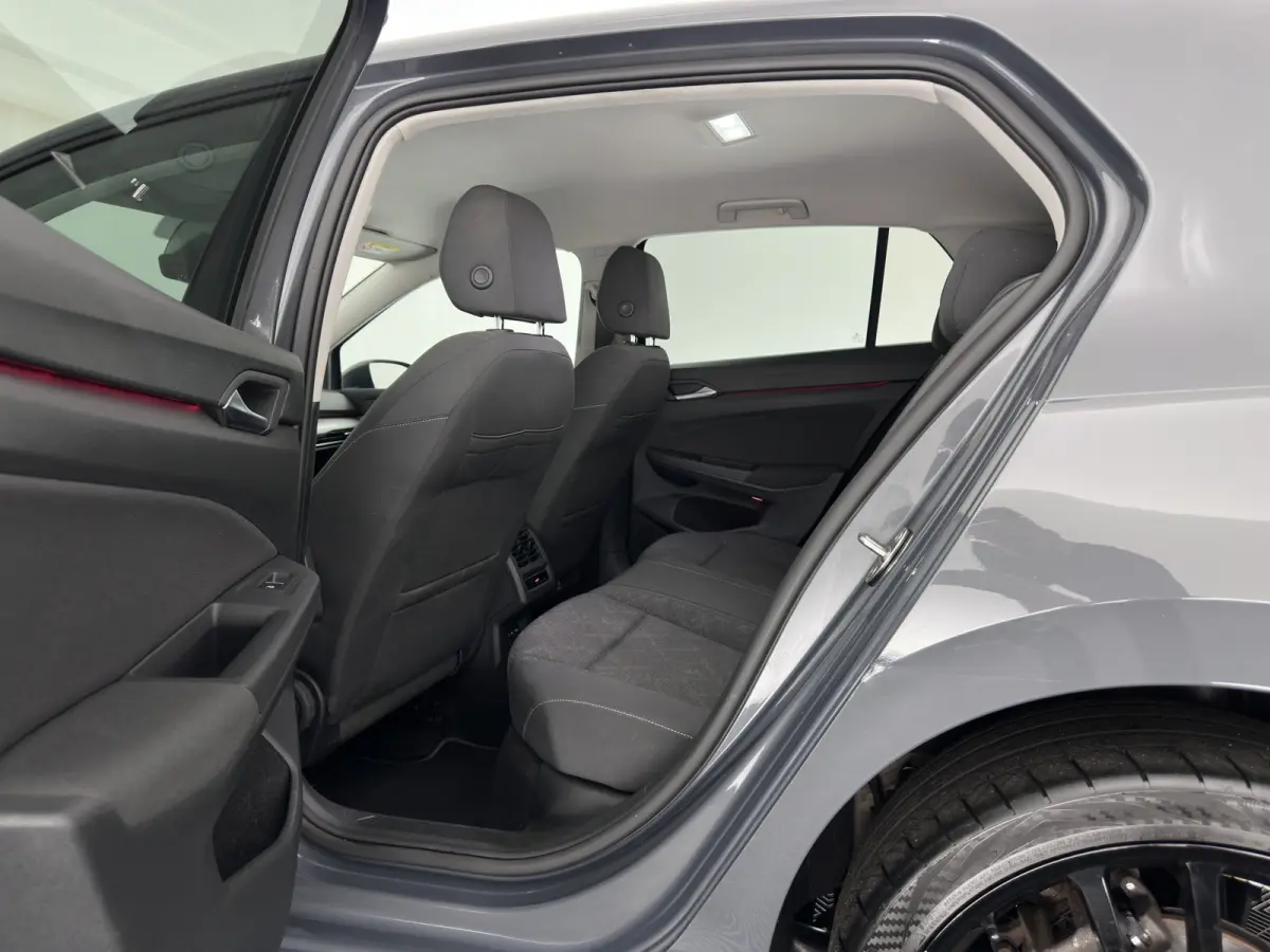 1.0 TSI Life *FULL-LED | ADAPTIVE-CRUISE | DIGI-COCKPIT | NAVI-FULLMAP | AMBIENTLIGHT | COMFORTSEATS | CAMERA | KEYLESS | DAB+ | PRIVACY-GLASS | ECC | PDC | 17''ALU*