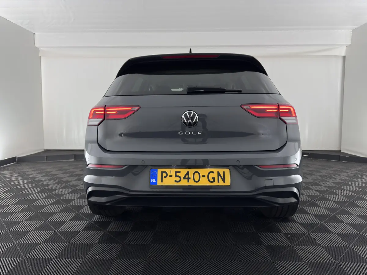 1.0 TSI Life *FULL-LED | ADAPTIVE-CRUISE | DIGI-COCKPIT | NAVI-FULLMAP | AMBIENTLIGHT | COMFORTSEATS | CAMERA | KEYLESS | DAB+ | PRIVACY-GLASS | ECC | PDC | 17''ALU*