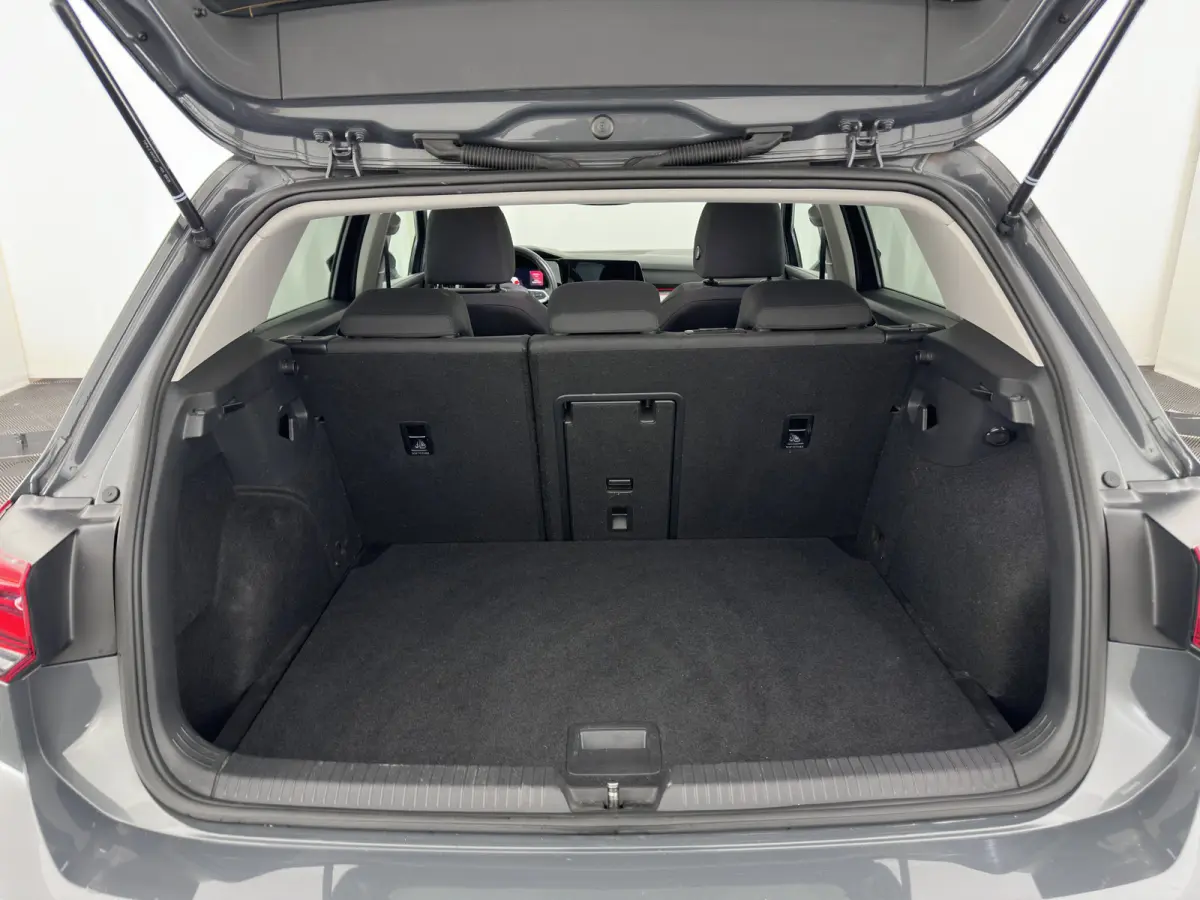 1.0 TSI Life *FULL-LED | ADAPTIVE-CRUISE | DIGI-COCKPIT | NAVI-FULLMAP | AMBIENTLIGHT | COMFORTSEATS | CAMERA | KEYLESS | DAB+ | PRIVACY-GLASS | ECC | PDC | 17''ALU*
