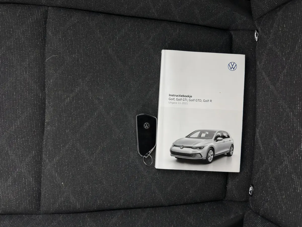 1.0 TSI Life *FULL-LED | ADAPTIVE-CRUISE | DIGI-COCKPIT | NAVI-FULLMAP | AMBIENTLIGHT | COMFORTSEATS | CAMERA | KEYLESS | DAB+ | PRIVACY-GLASS | ECC | PDC | 17''ALU*