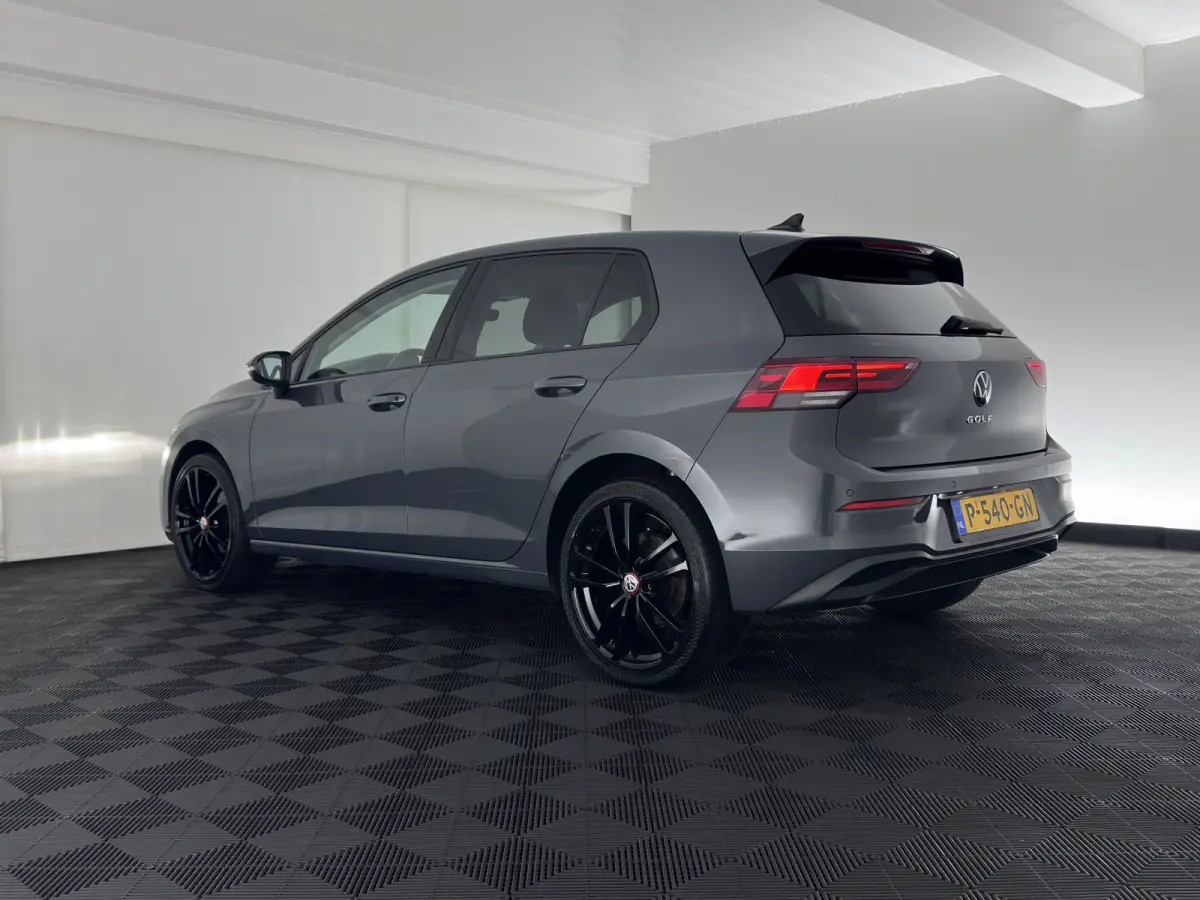 1.0 TSI Life *FULL-LED | ADAPTIVE-CRUISE | DIGI-COCKPIT | NAVI-FULLMAP | AMBIENTLIGHT | COMFORTSEATS | CAMERA | KEYLESS | DAB+ | PRIVACY-GLASS | ECC | PDC | 17''ALU*