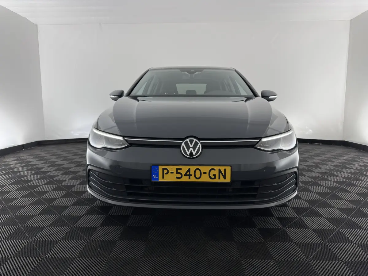1.0 TSI Life *FULL-LED | ADAPTIVE-CRUISE | DIGI-COCKPIT | NAVI-FULLMAP | AMBIENTLIGHT | COMFORTSEATS | CAMERA | KEYLESS | DAB+ | PRIVACY-GLASS | ECC | PDC | 17''ALU*