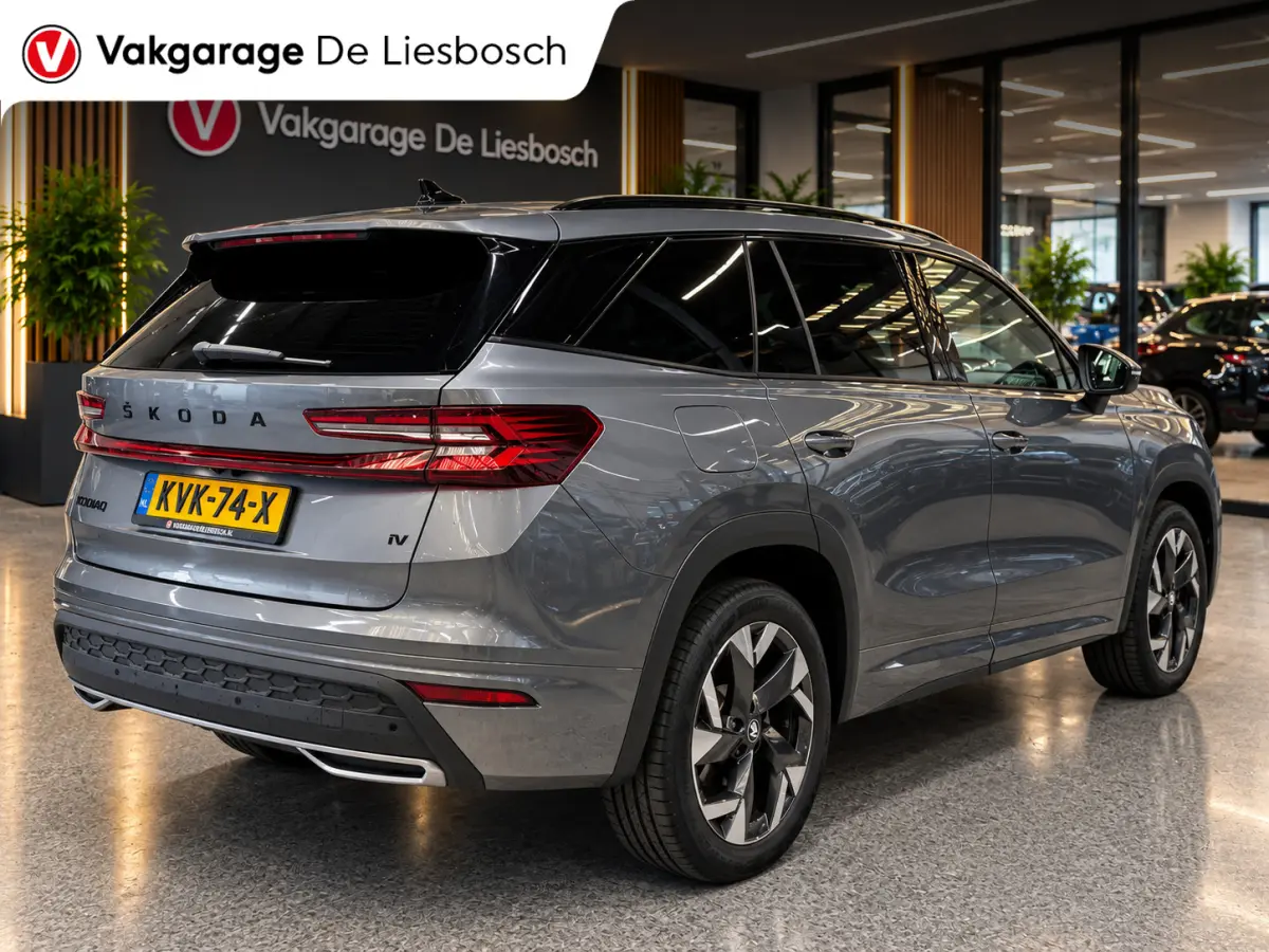 1.5 TSI PHEV Sportline Business / navi / virtual / matrix / carplay