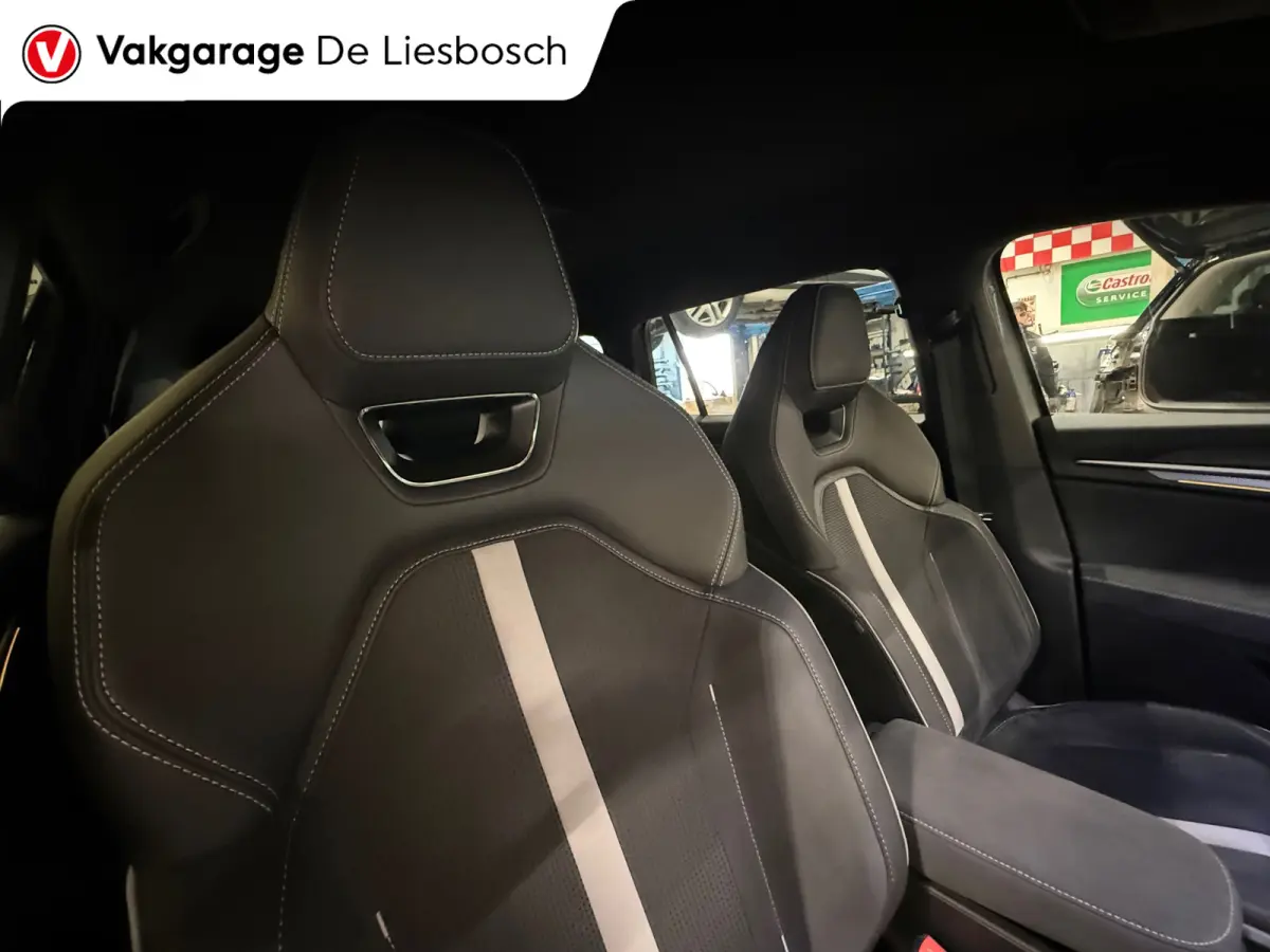1.5 TSI PHEV Sportline Business / navi / virtual / matrix / carplay