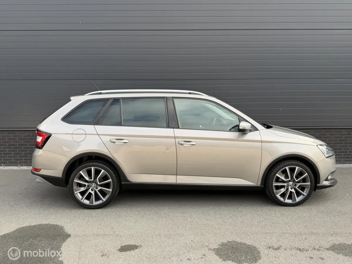 1.0 TSI DSG SCOUT LINE CLIMA*CARPLAY*CRUISE*PDC
