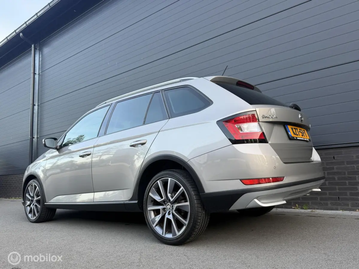 1.0 TSI DSG SCOUT LINE CLIMA*CARPLAY*CRUISE*PDC
