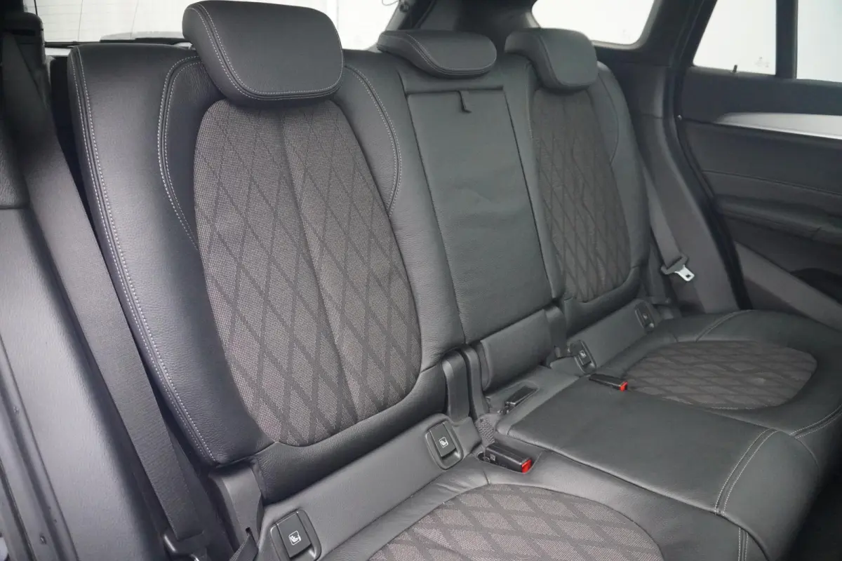 xDrive25i | xLine | Panoramadak | Harman Kardon | Head-Up Display | Trekhaak