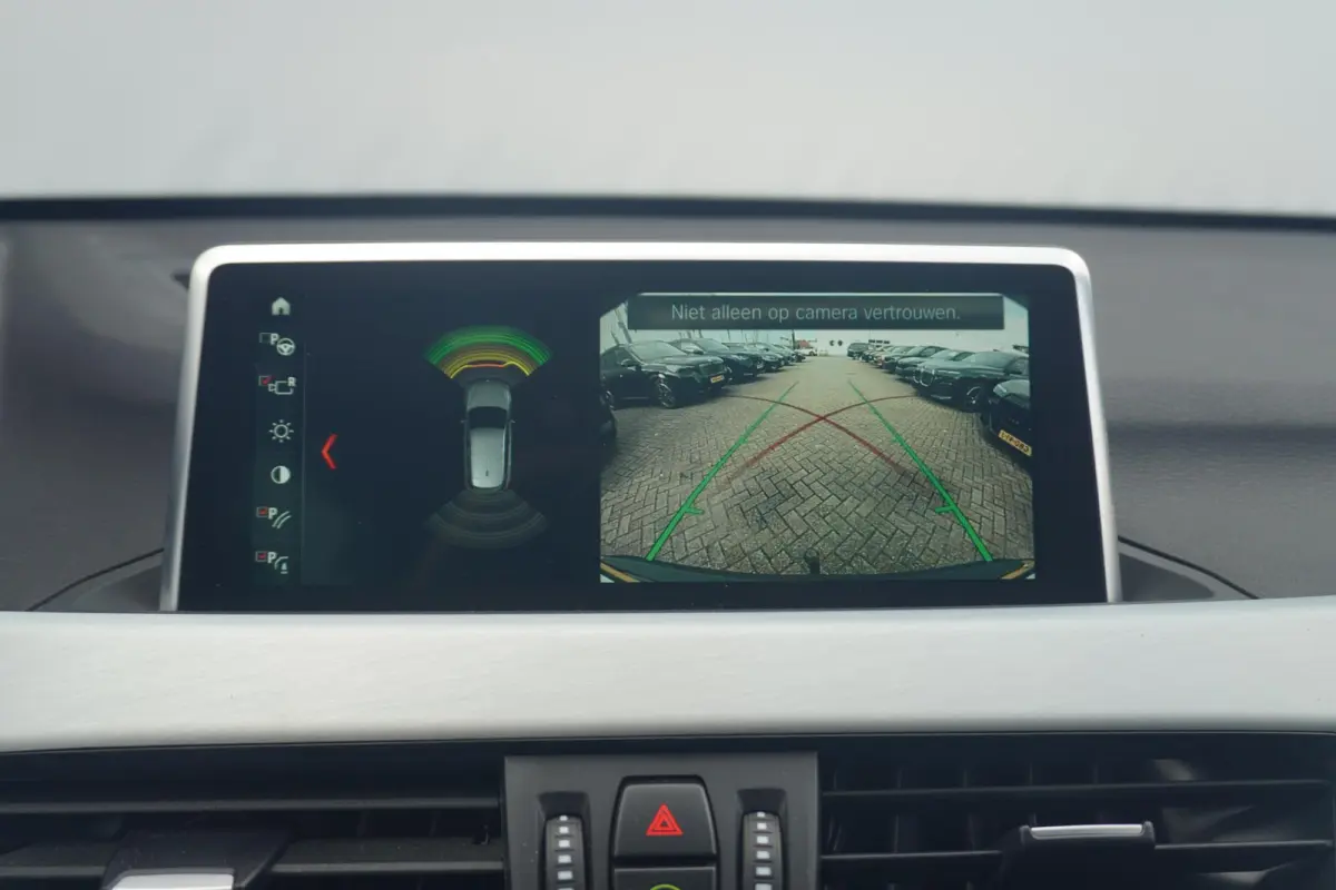 xDrive25i | xLine | Panoramadak | Harman Kardon | Head-Up Display | Trekhaak