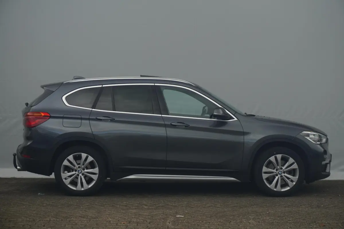 xDrive25i | xLine | Panoramadak | Harman Kardon | Head-Up Display | Trekhaak