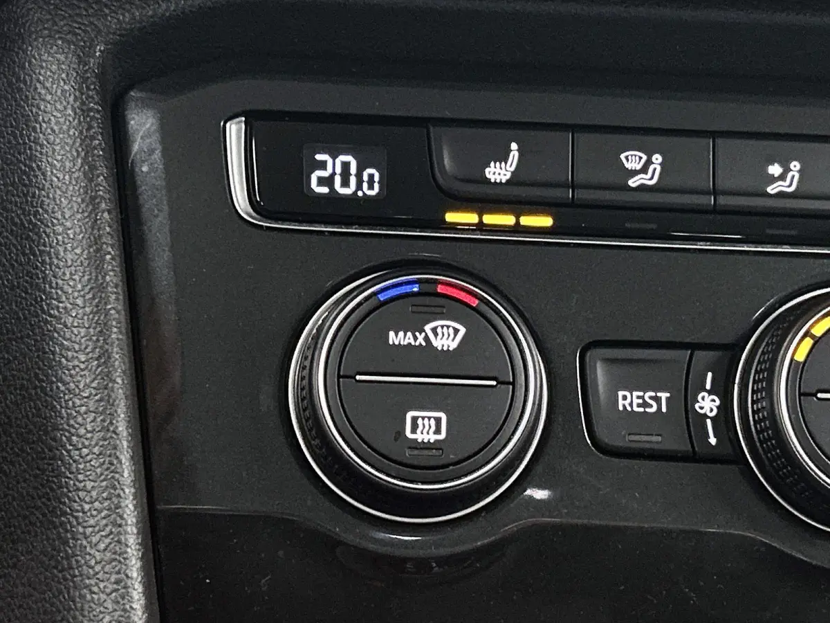 1.5 TSI ACT Comfortline Business 150 PK | Automaat | Navigatie | Trekhaak | Achteruitrijcamera | Stoelverwarming | Adaptive Cruise Control | Climate Control | LED |