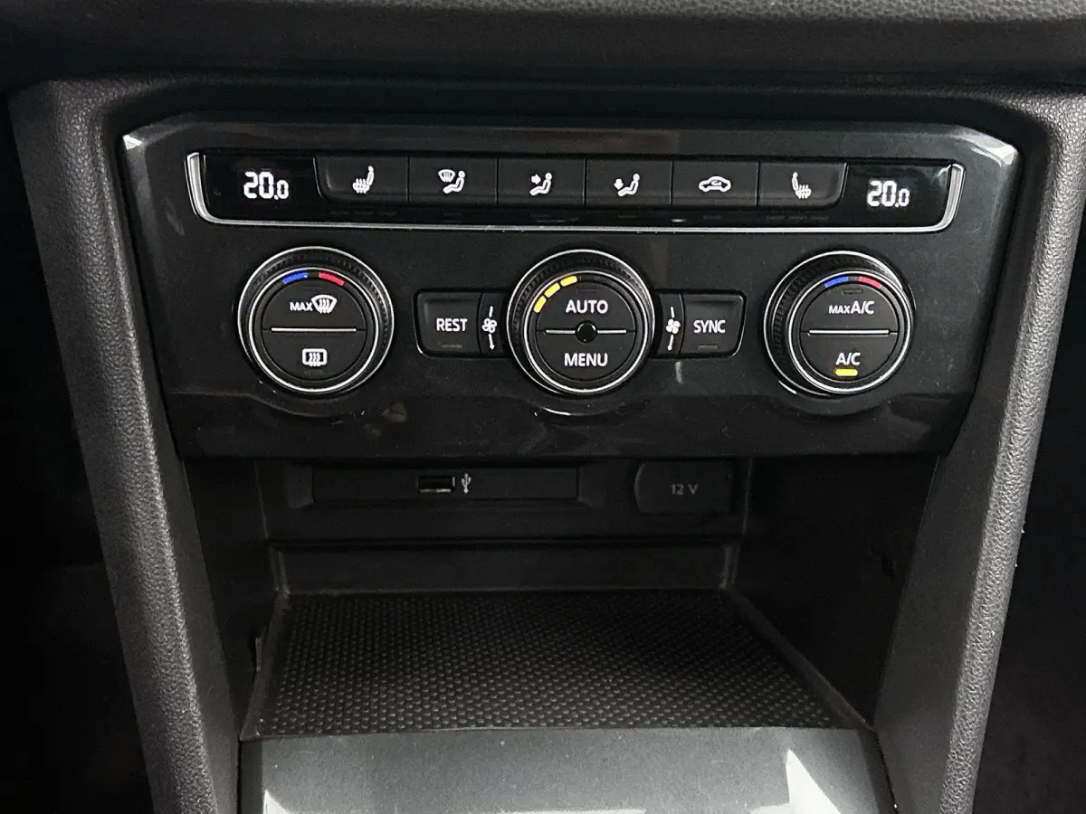 1.5 TSI ACT Comfortline Business 150 PK | Automaat | Navigatie | Trekhaak | Achteruitrijcamera | Stoelverwarming | Adaptive Cruise Control | Climate Control | LED |