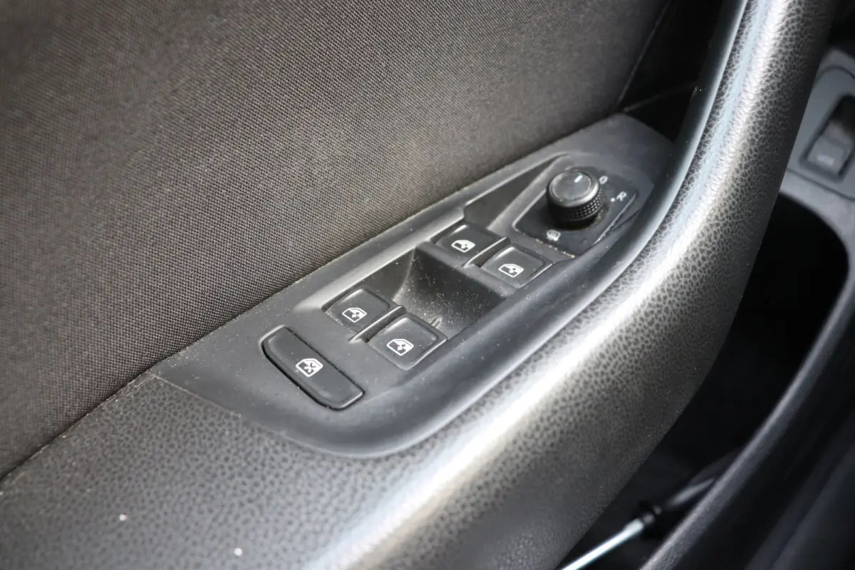 1.6 TDI Comfortline Automaat. Lage km stand, eerste eigenaar, distributieriem is vervangen!