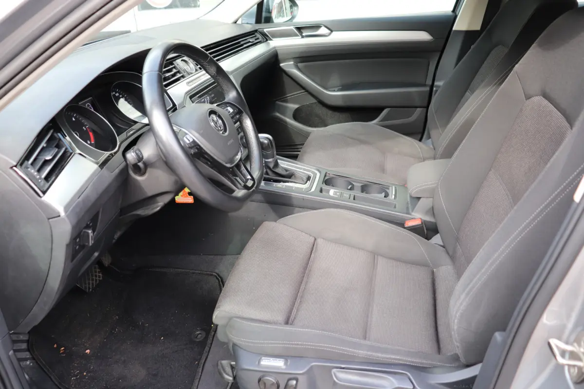 1.6 TDI Comfortline Automaat. Lage km stand, eerste eigenaar, distributieriem is vervangen!