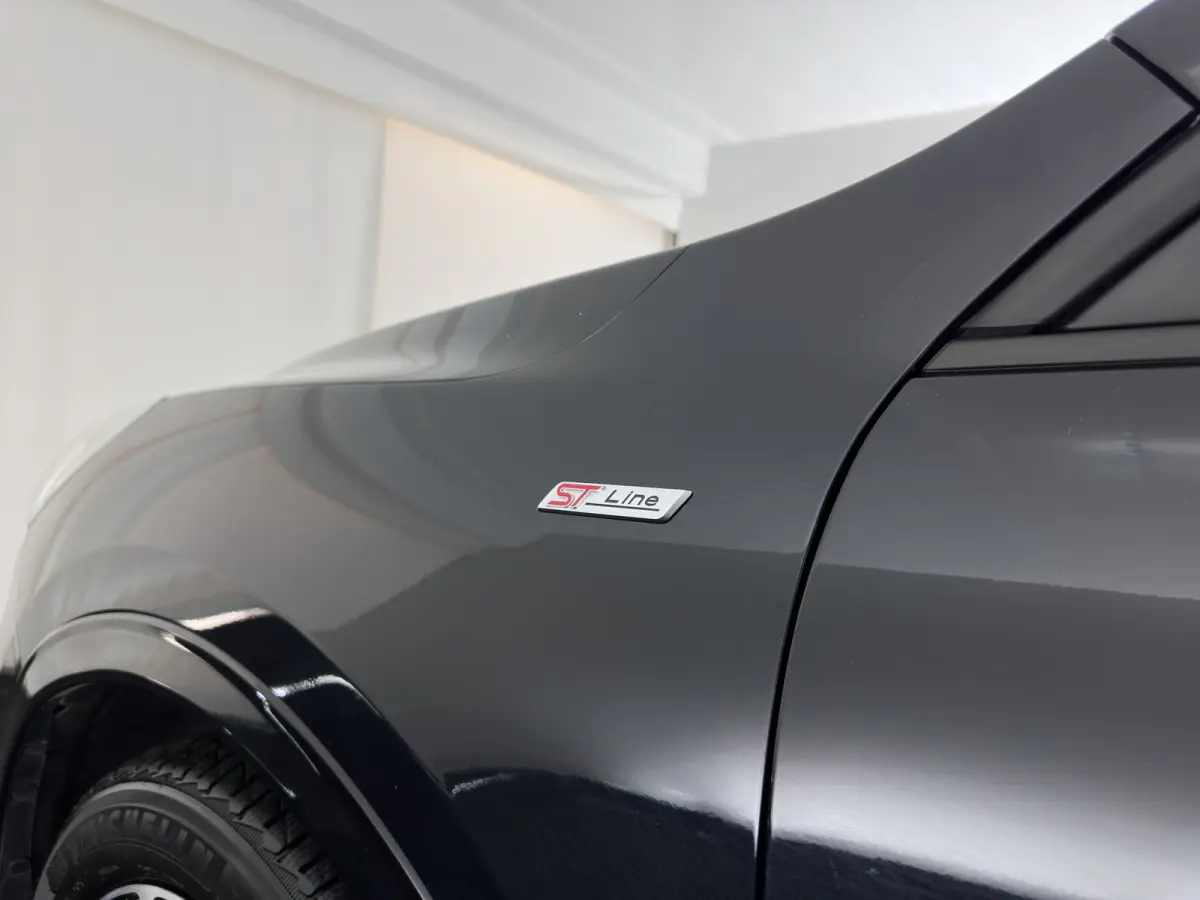 1.5 EcoBoost ST-Line (INCL.BTW) *FULL-LED | DIGI-COCKPIT | KEYLESS | DAB | CAMERA | CARPLAY | NAVI-FULLMAP | SPORTSEATS | PRIVACY-GLASS | 18"ALU | TOWBAR*