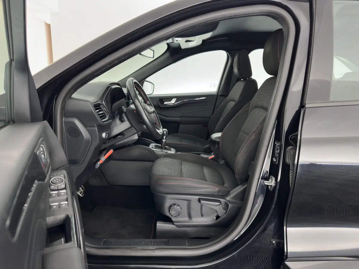 1.5 EcoBoost ST-Line (INCL.BTW) *FULL-LED | DIGI-COCKPIT | KEYLESS | DAB | CAMERA | CARPLAY | NAVI-FULLMAP | SPORTSEATS | PRIVACY-GLASS | 18"ALU | TOWBAR*
