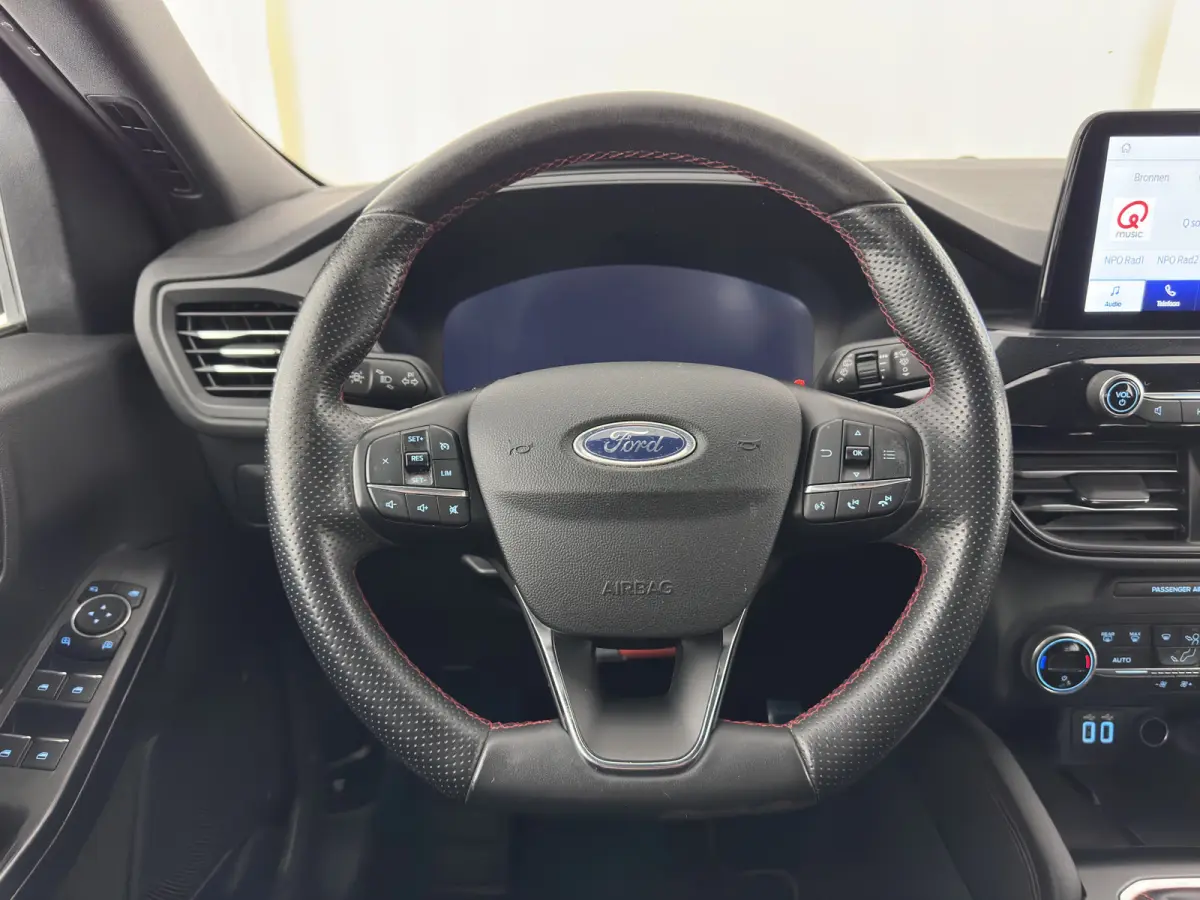 1.5 EcoBoost ST-Line (INCL.BTW) *FULL-LED | DIGI-COCKPIT | KEYLESS | DAB | CAMERA | CARPLAY | NAVI-FULLMAP | SPORTSEATS | PRIVACY-GLASS | 18"ALU | TOWBAR*