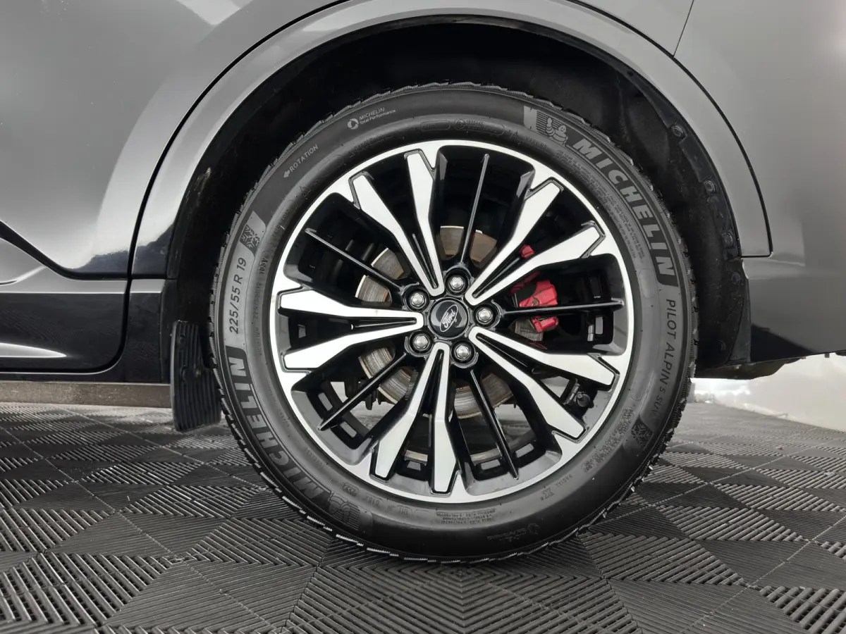 1.5 EcoBoost ST-Line (INCL-BTW) *FULL-LED | DIGI-COCKPIT | KEYLESS | DAB | CAMERA | CARPLAY | NAVI-FULLMAP | SPORTSEATS | PRIVACY-GLASS | TOWBAR | 18"ALU*