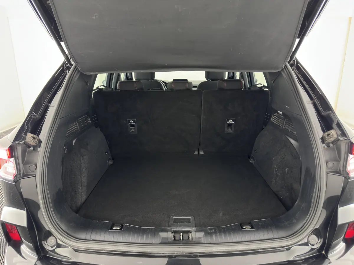 1.5 EcoBoost ST-Line (INCL-BTW) *FULL-LED | DIGI-COCKPIT | KEYLESS | DAB | CAMERA | CARPLAY | NAVI-FULLMAP | SPORTSEATS | PRIVACY-GLASS | TOWBAR | 18"ALU*
