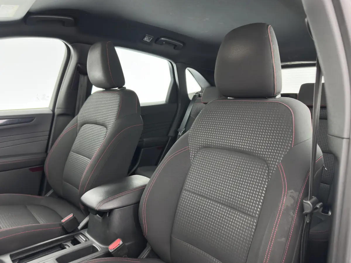 1.5 EcoBoost ST-Line (INCL.BTW) *FULL-LED | DIGI-COCKPIT | KEYLESS | DAB | CAMERA | CARPLAY | NAVI-FULLMAP | SPORTSEATS | PRIVACY-GLASS | 18"ALU | TOWBAR*