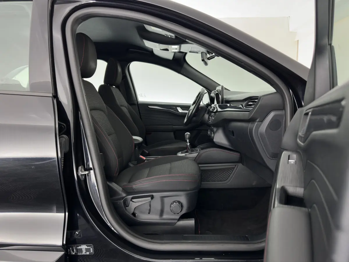 1.5 EcoBoost ST-Line (INCL-BTW) *FULL-LED | DIGI-COCKPIT | KEYLESS | DAB | CAMERA | CARPLAY | NAVI-FULLMAP | SPORTSEATS | PRIVACY-GLASS | TOWBAR | 18"ALU*