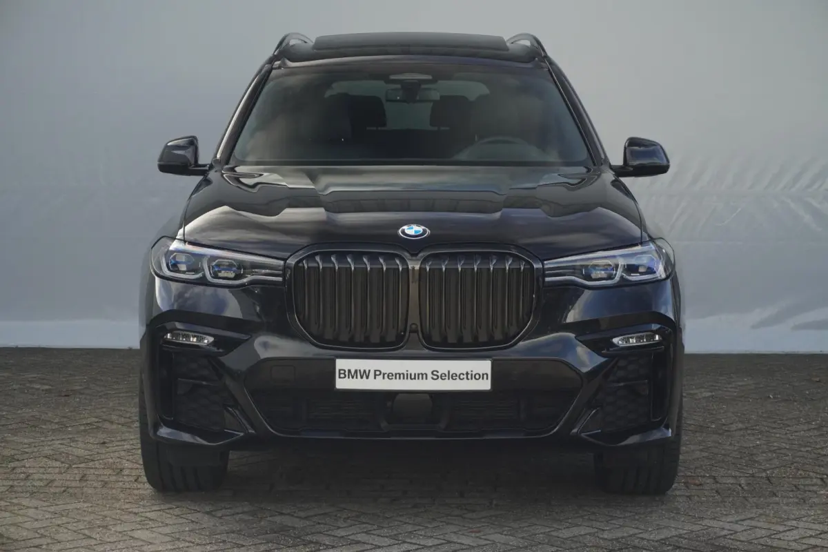 xDrive40i | M Sportpakket | Panoramadak Sky Lounge | Bowers & Wilkins | Driving Assistant Professional | Trekhaak | 6 zitplaatsen