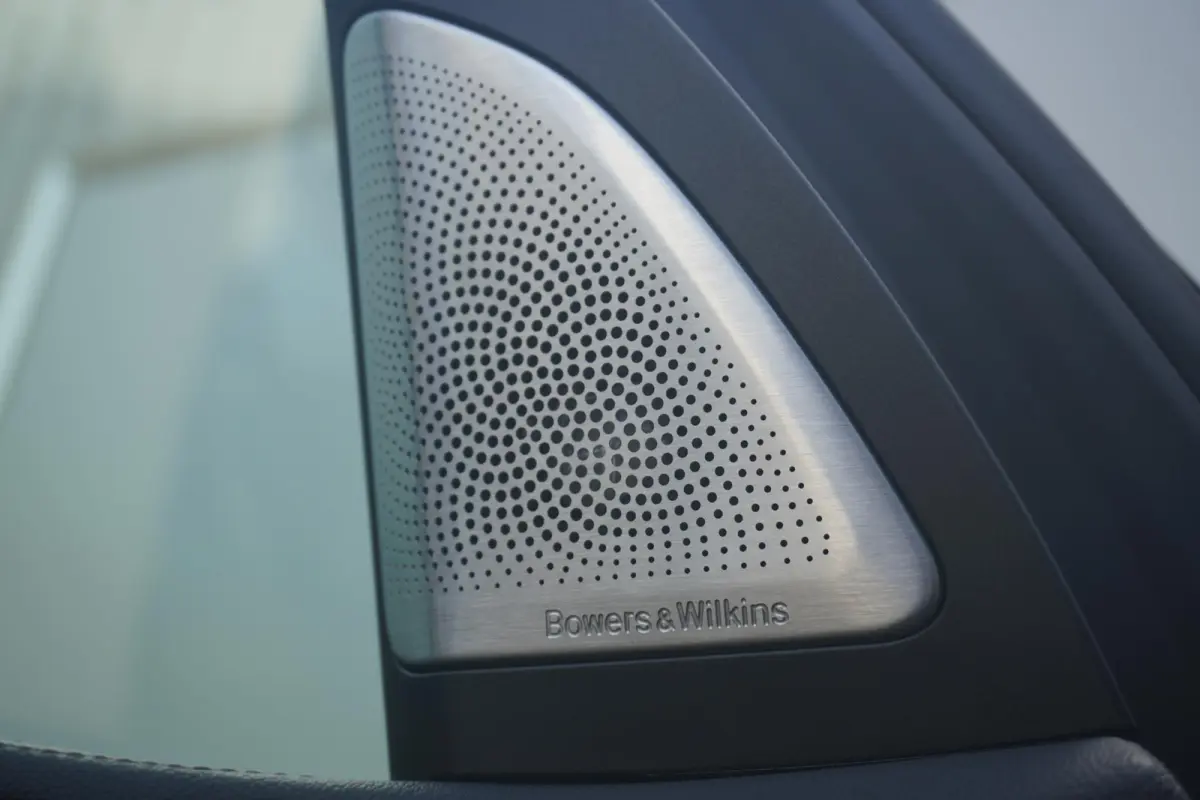 xDrive40i | M Sportpakket | Panoramadak Sky Lounge | Bowers & Wilkins | Driving Assistant Professional | Trekhaak | 6 zitplaatsen