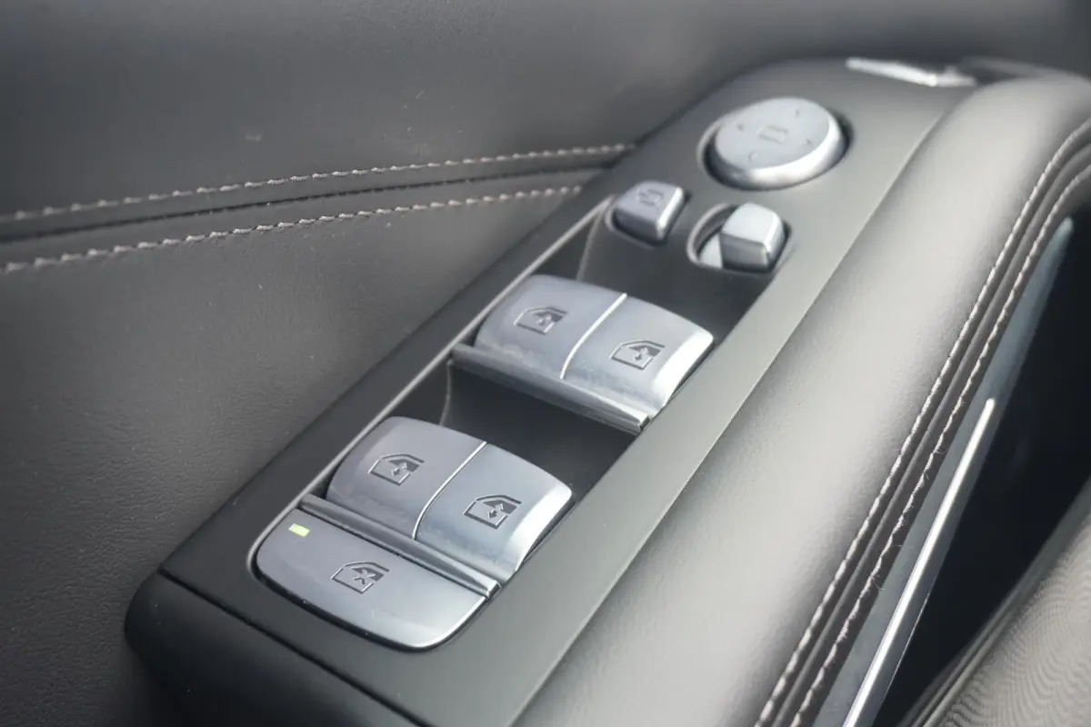 xDrive40i | M Sportpakket | Panoramadak Sky Lounge | Bowers & Wilkins | Driving Assistant Professional | Trekhaak | 6 zitplaatsen