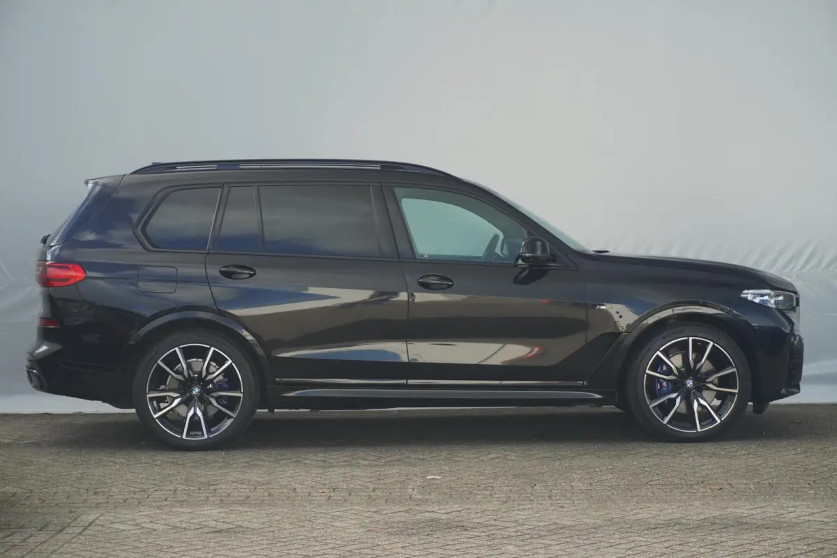 xDrive40i | M Sportpakket | Panoramadak Sky Lounge | Bowers & Wilkins | Driving Assistant Professional | Trekhaak | 6 zitplaatsen