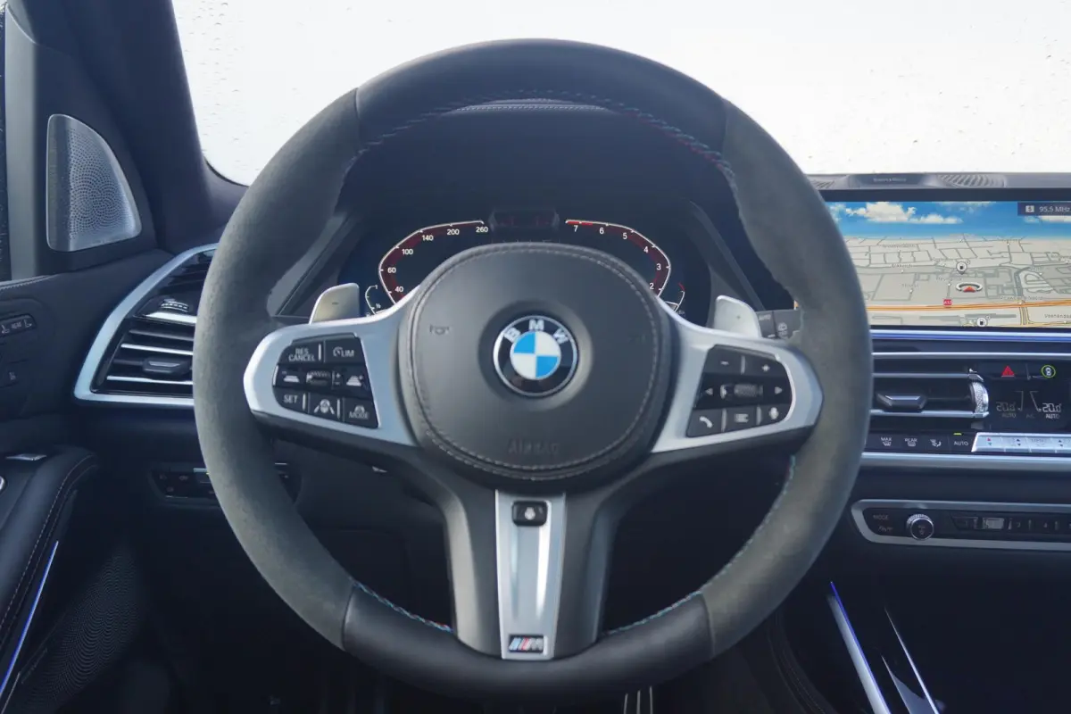 xDrive40i | M Sportpakket | Panoramadak Sky Lounge | Bowers & Wilkins | Driving Assistant Professional | Trekhaak | 6 zitplaatsen
